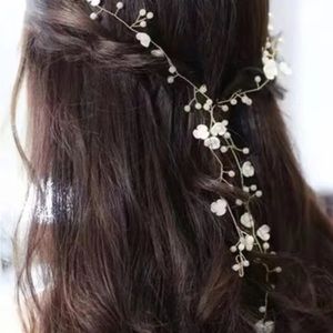 Bridal hair accessory